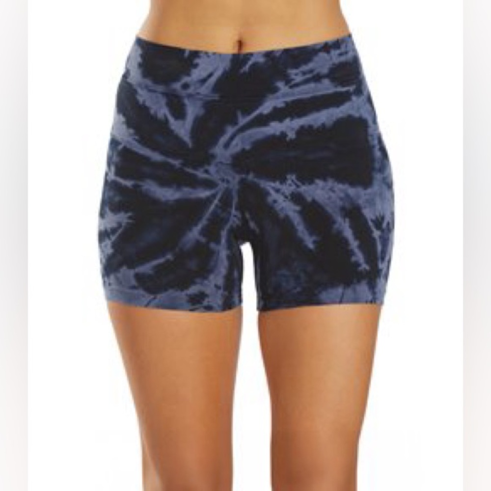 NWOT Hard Tail High Rise Yoga Booty Short - Tie Dye Mineral Wash - M - unworn